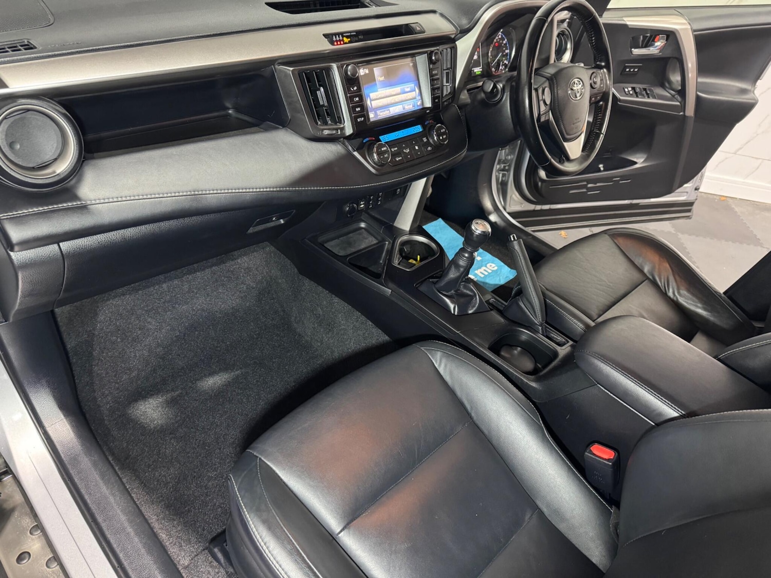 Used Toyota RAV4 2018 for sale - 76381115: Photo 21