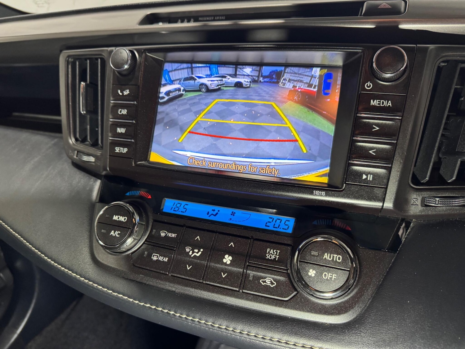 Used Toyota RAV4 2018 for sale - 76381115: Photo 25