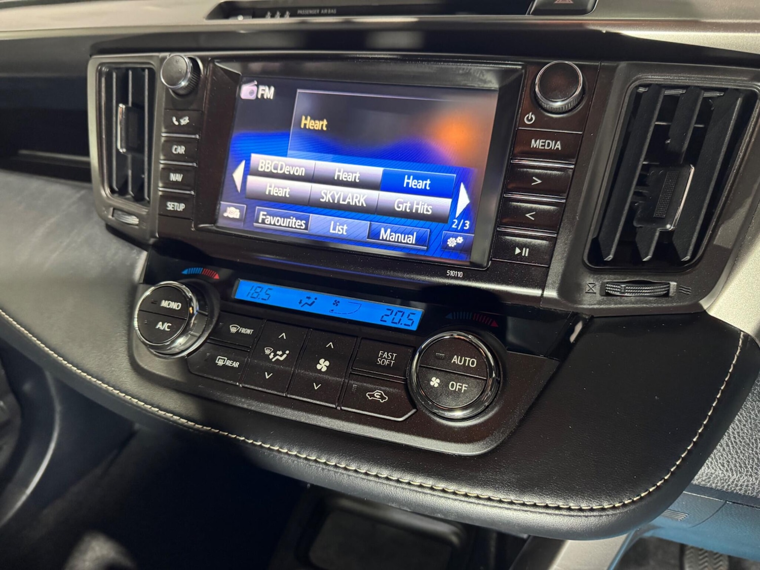 Used Toyota RAV4 2018 for sale - 76381115: Photo 26