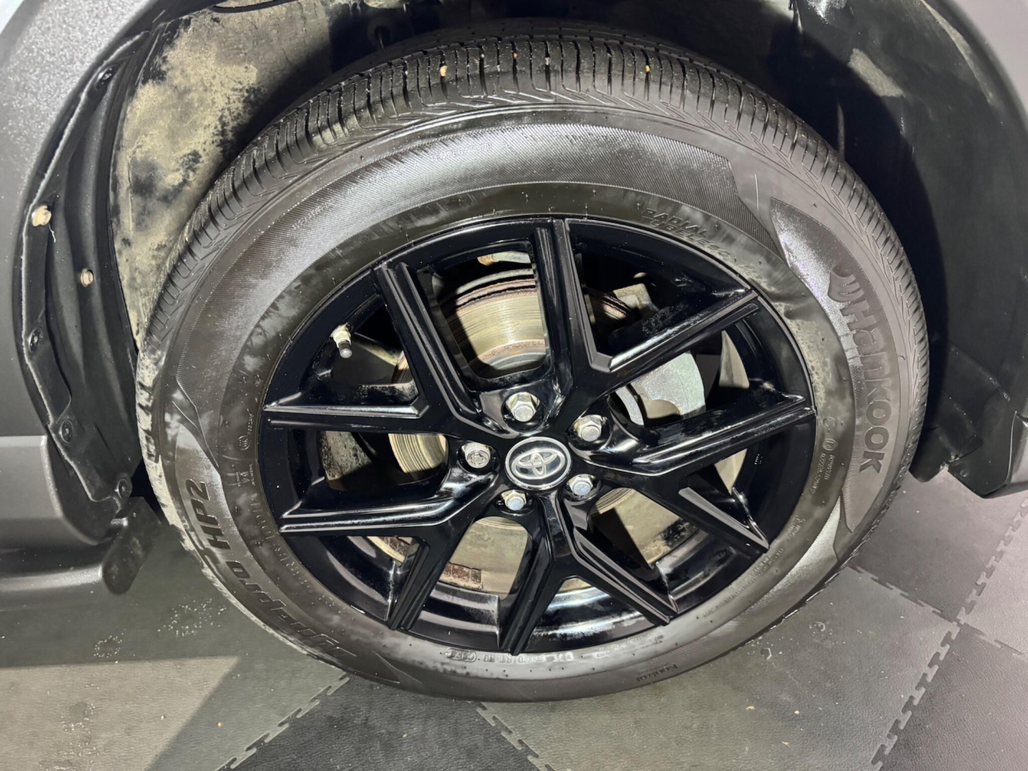 Used Toyota RAV4 2018 for sale - 76381115: Photo 31