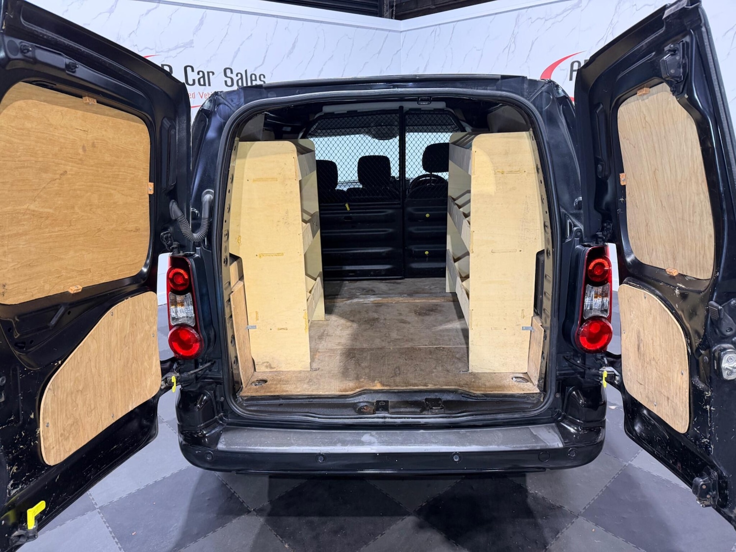 Used Peugeot Partner 2018 for sale - 77119969: Photo 15