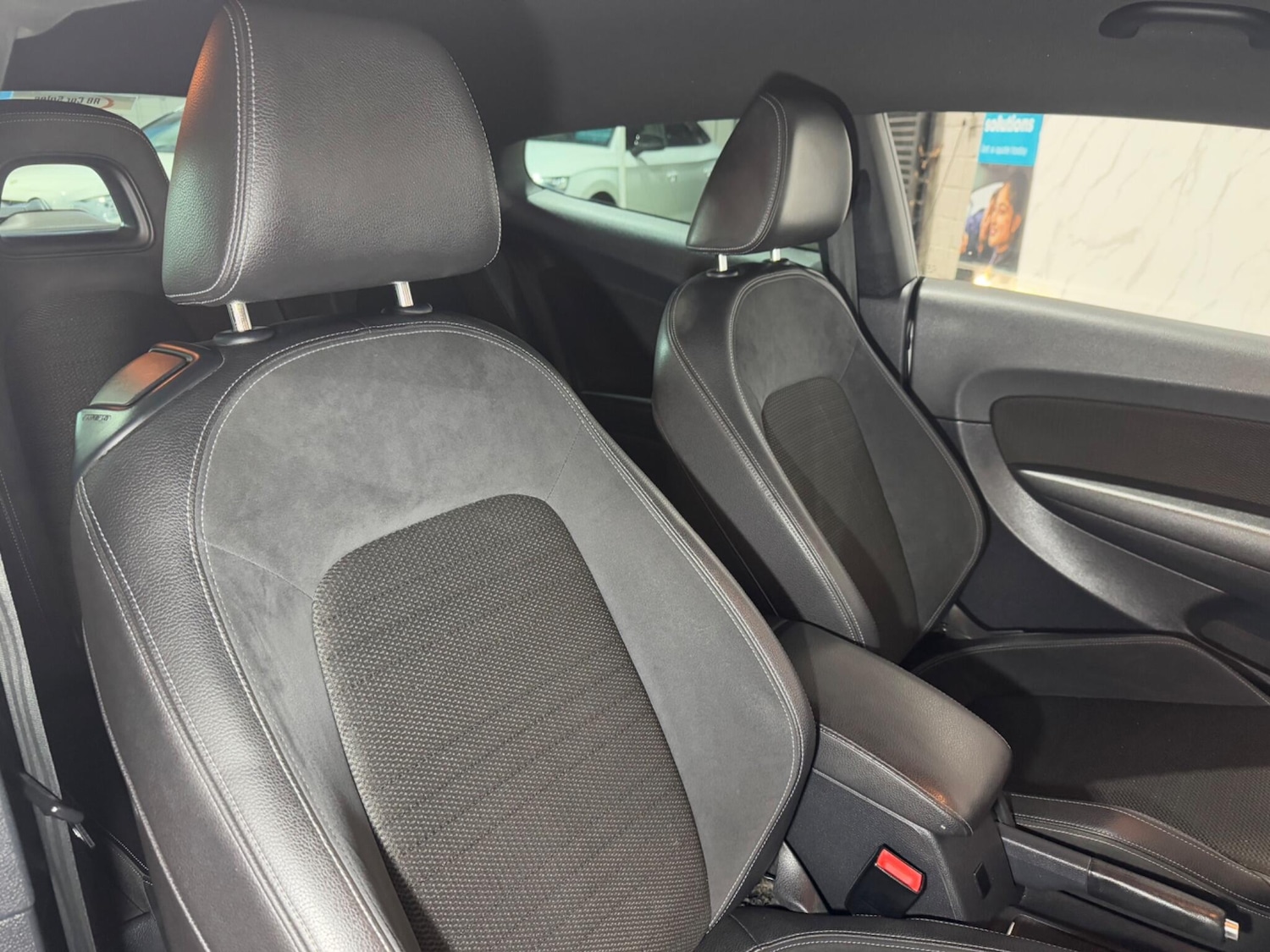 Used Volkswagen Scirocco 2015 for sale - 76094299: Photo 11