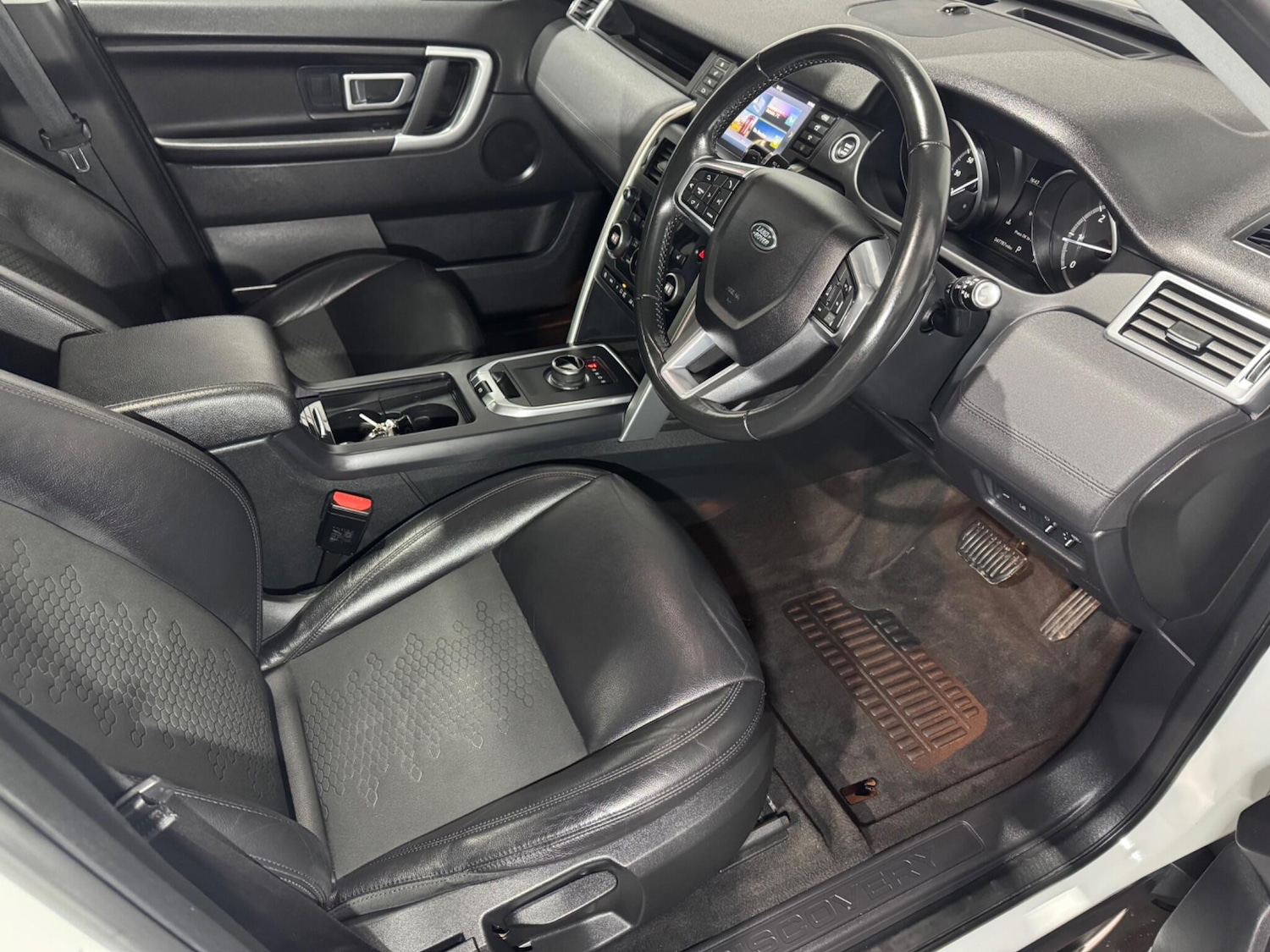 Used Land Rover Discovery Sport 2018 for sale - 76714777: Photo 11