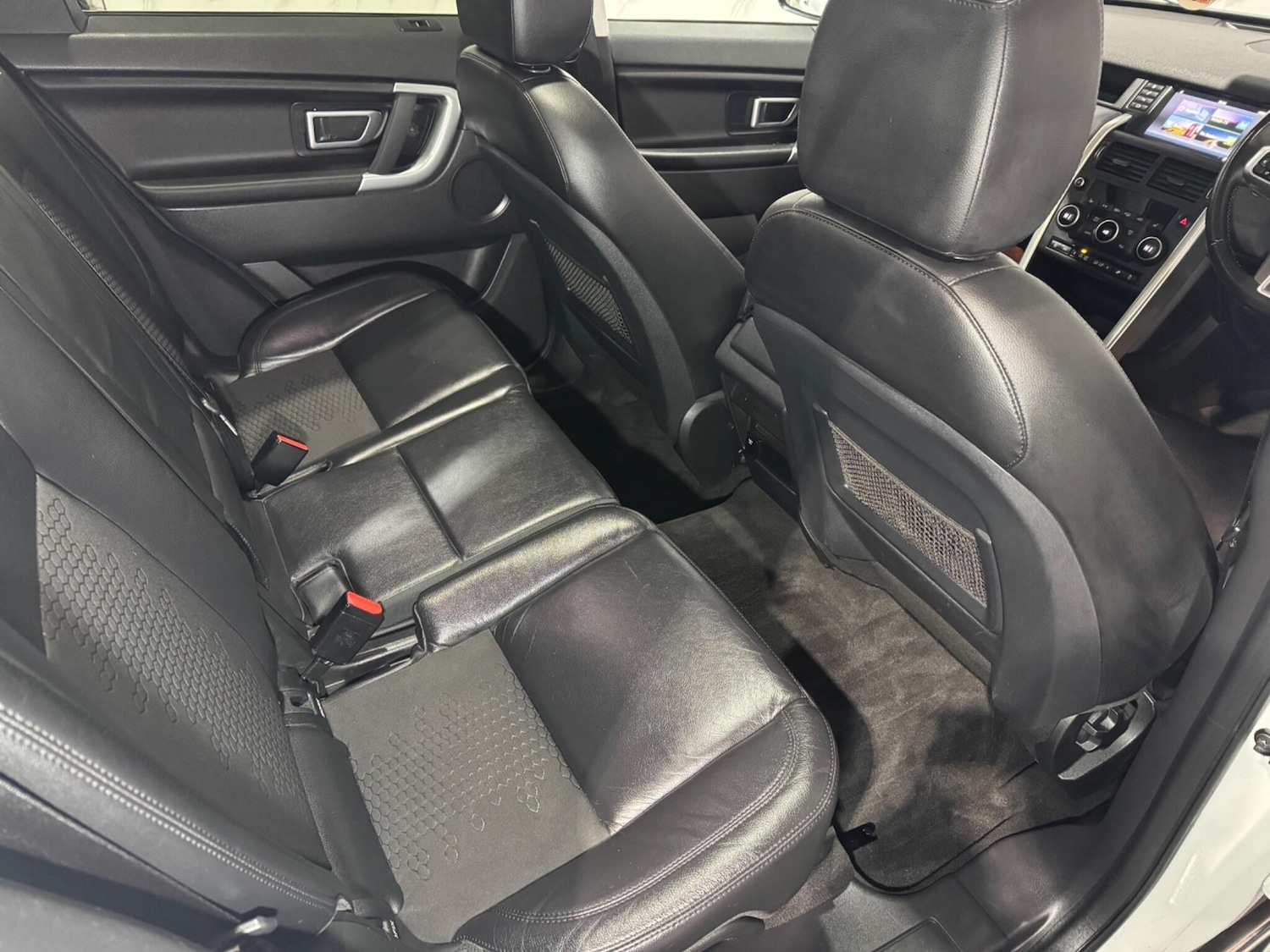 Used Land Rover Discovery Sport 2018 for sale - 76714777: Photo 14