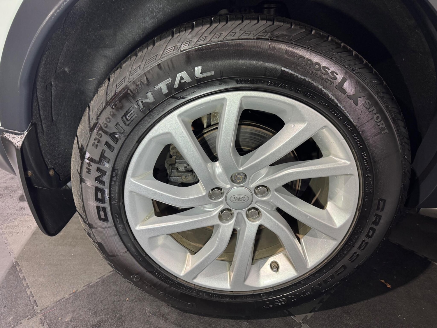 Used Land Rover Discovery Sport 2018 for sale - 76714777: Photo 32