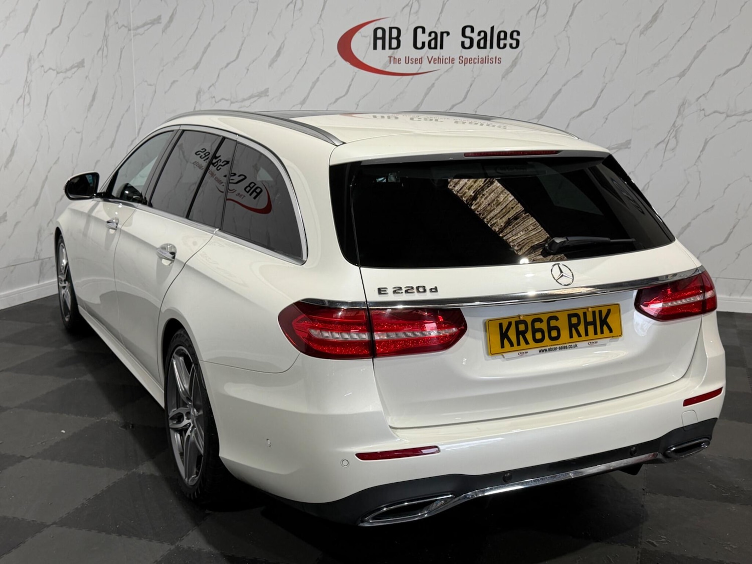 Used Mercedes-Benz E Class 2017 for sale - 77510585: Photo 8