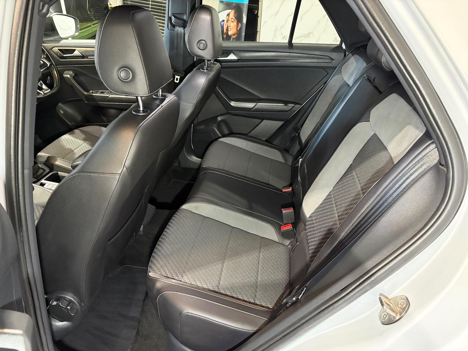 Used Volkswagen T-Roc 2018 for sale - 77081393: Photo 19