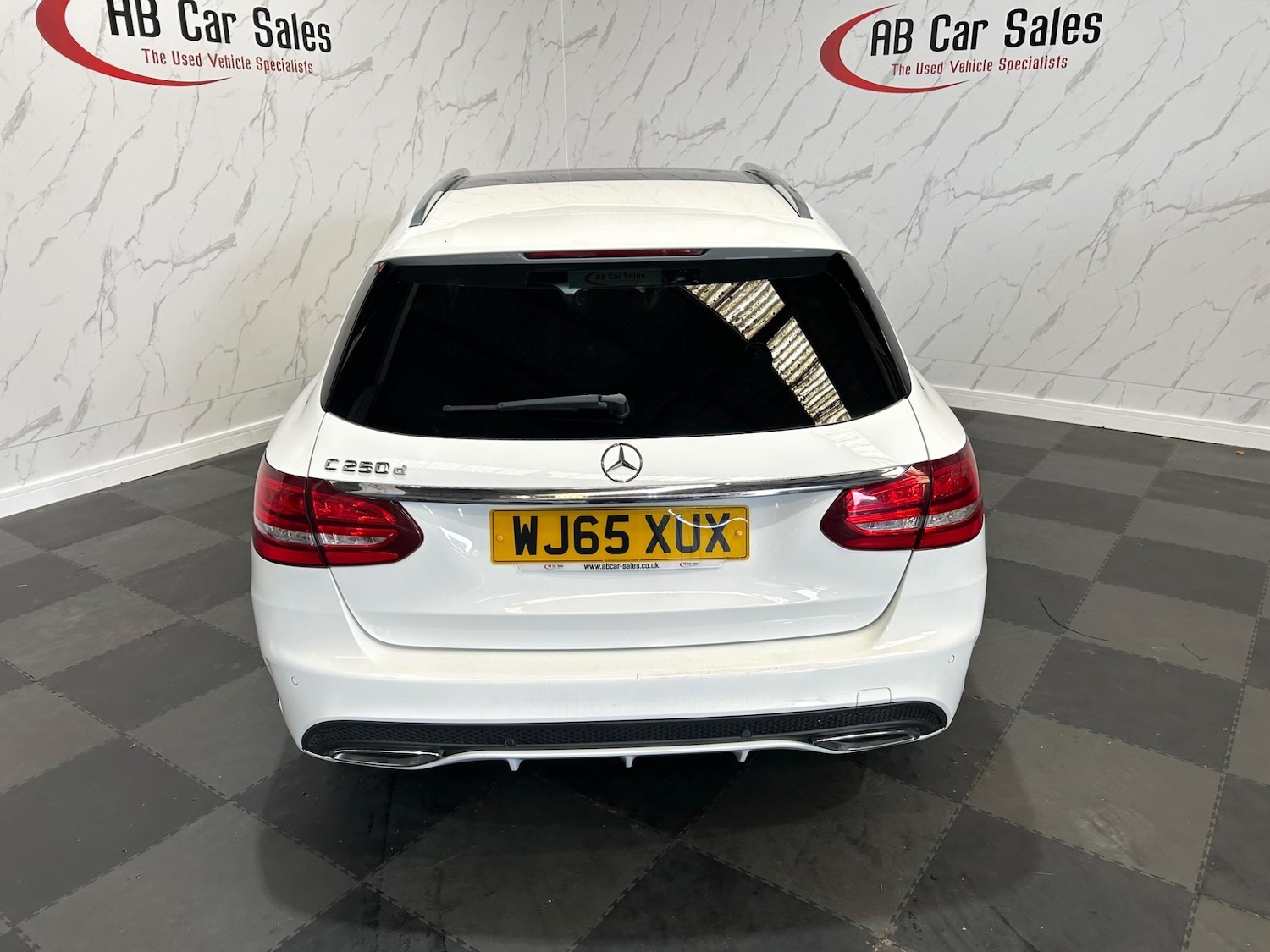 Used Mercedes-Benz C Class 2015 for sale - 77230466: Photo 4