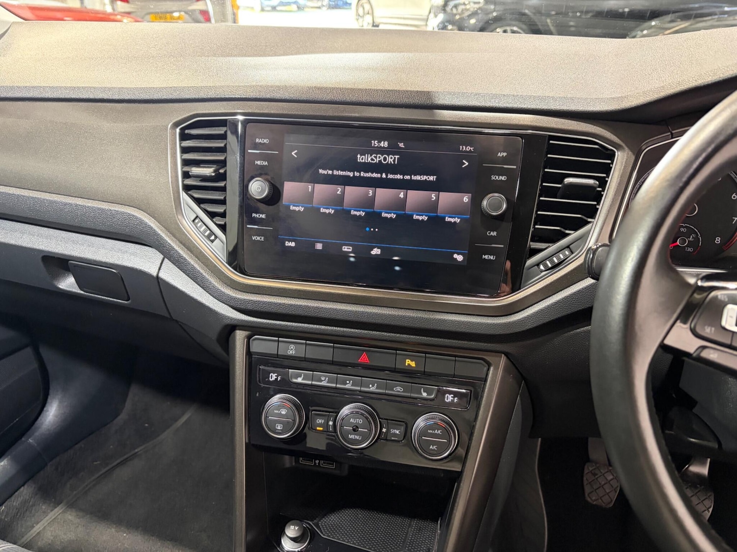 Used Volkswagen T-Roc 2019 for sale - 77657598: Photo 23