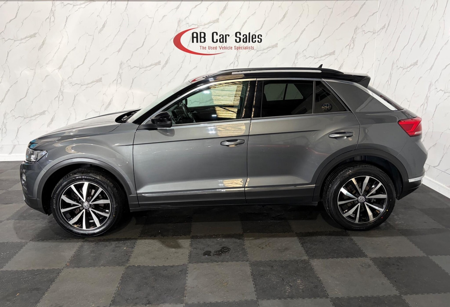 Used Volkswagen T-Roc 2019 for sale - 77657598: Photo 4