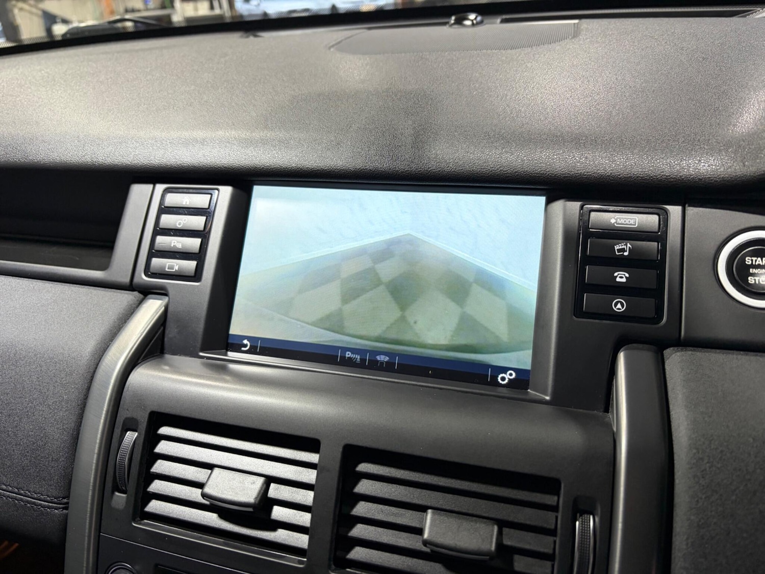 Used Land Rover Discovery Sport 2018 for sale - 77454931: Photo 28