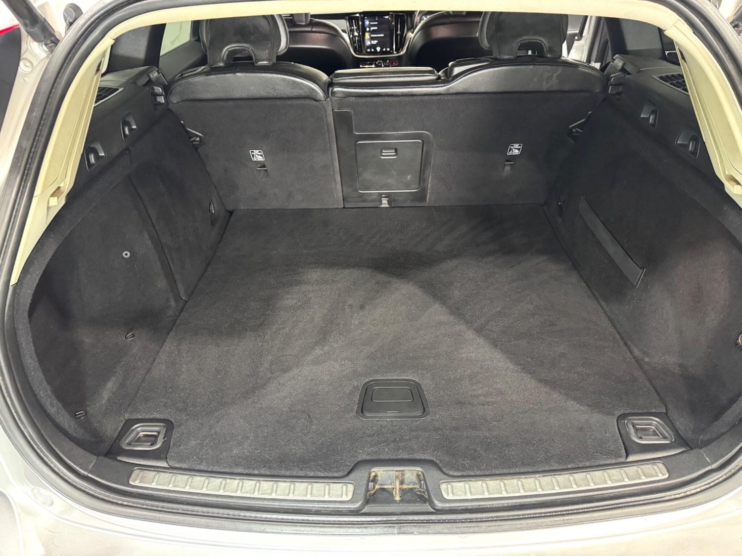 Used Volvo V60 2020 for sale - 76994581: Photo 16