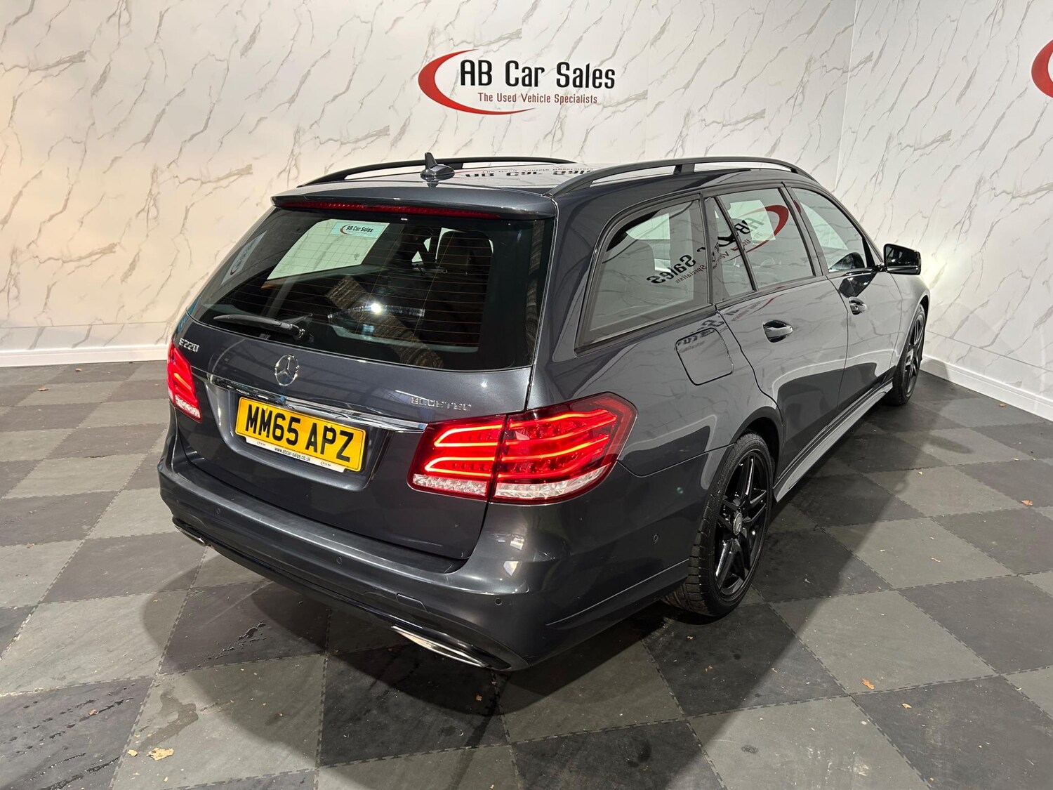 Used Mercedes-Benz E-Class 2015 for sale - 76099470: Photo 10