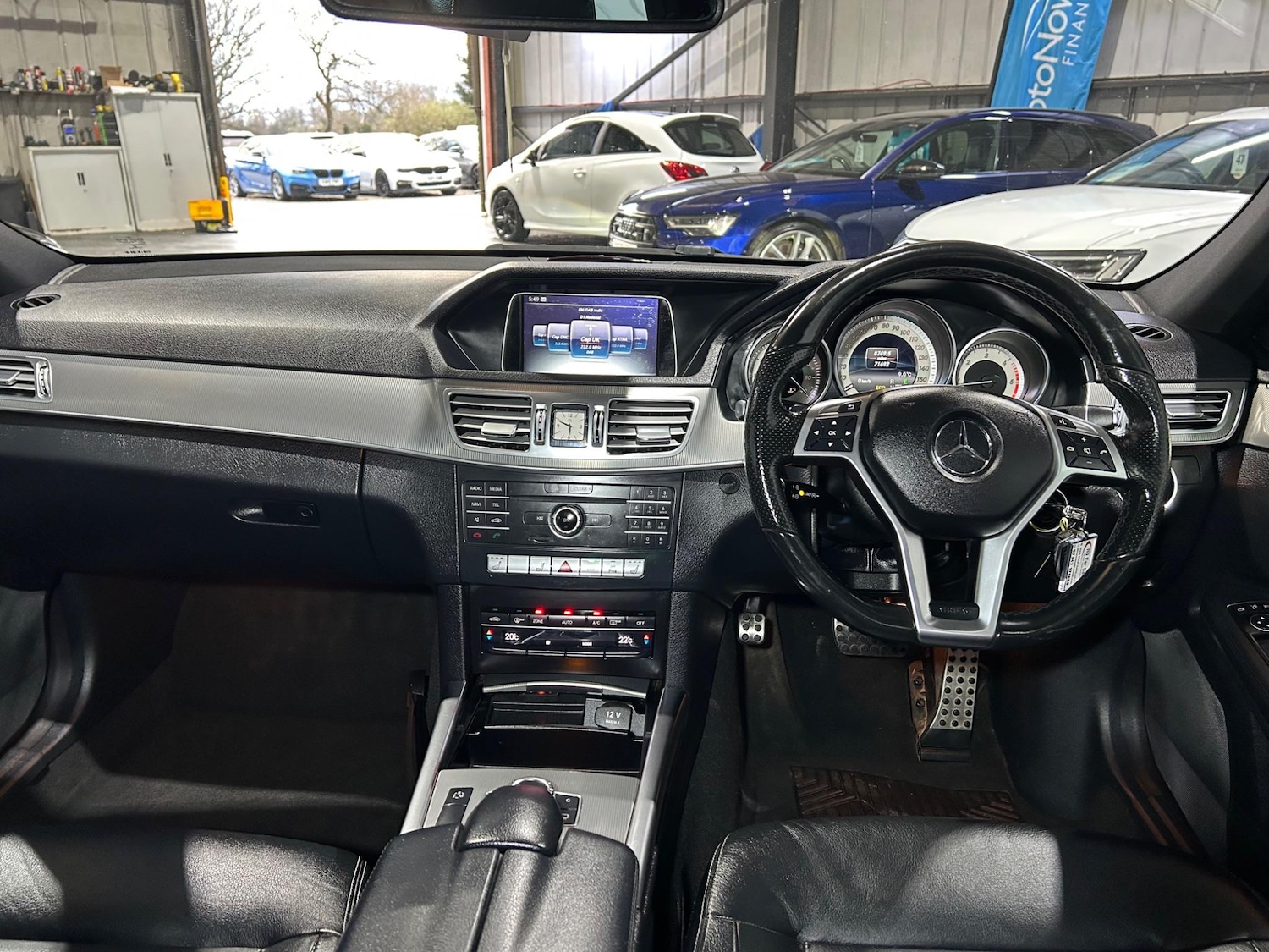 Used Mercedes-Benz E-Class 2015 for sale - 76099470: Photo 16