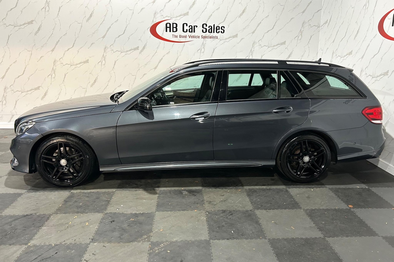 Used Mercedes-Benz E-Class 2015 for sale - 76099470: Photo 5