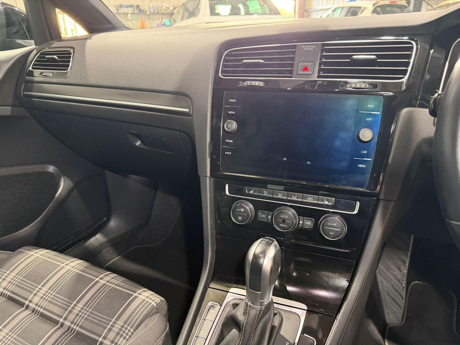 Used Volkswagen Golf 2018 for sale - 77769240: Photo 27