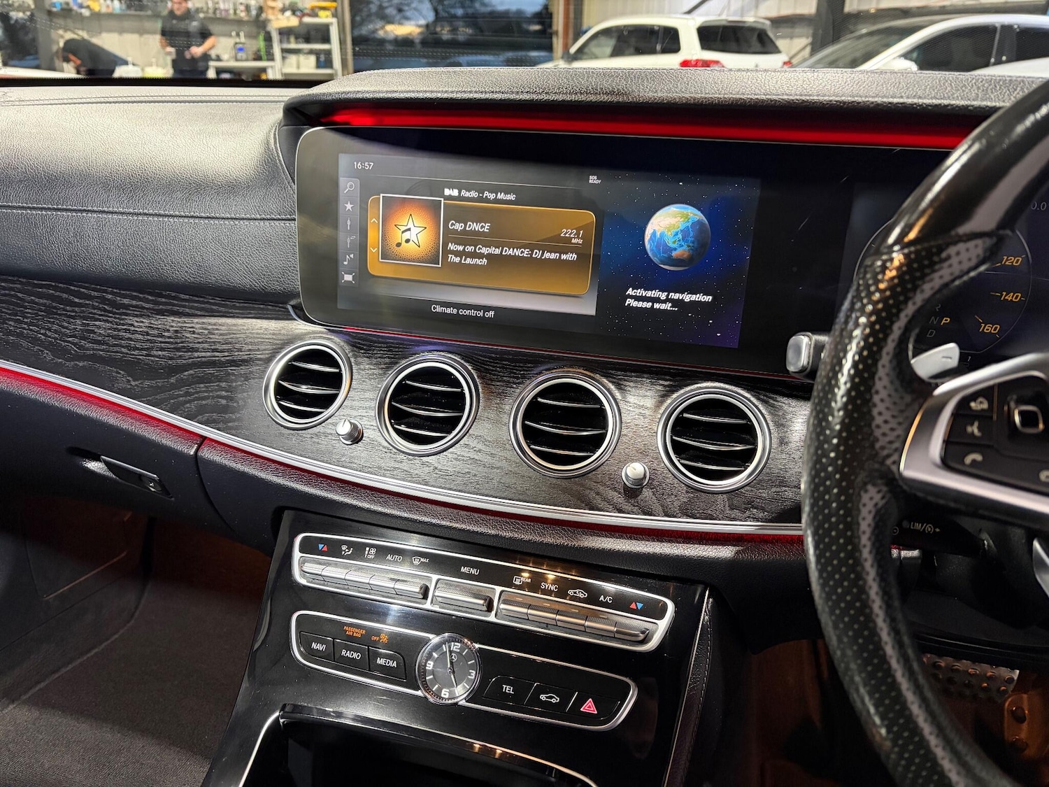 Used Mercedes-Benz E Class 2016 for sale - 76996977: Photo 26