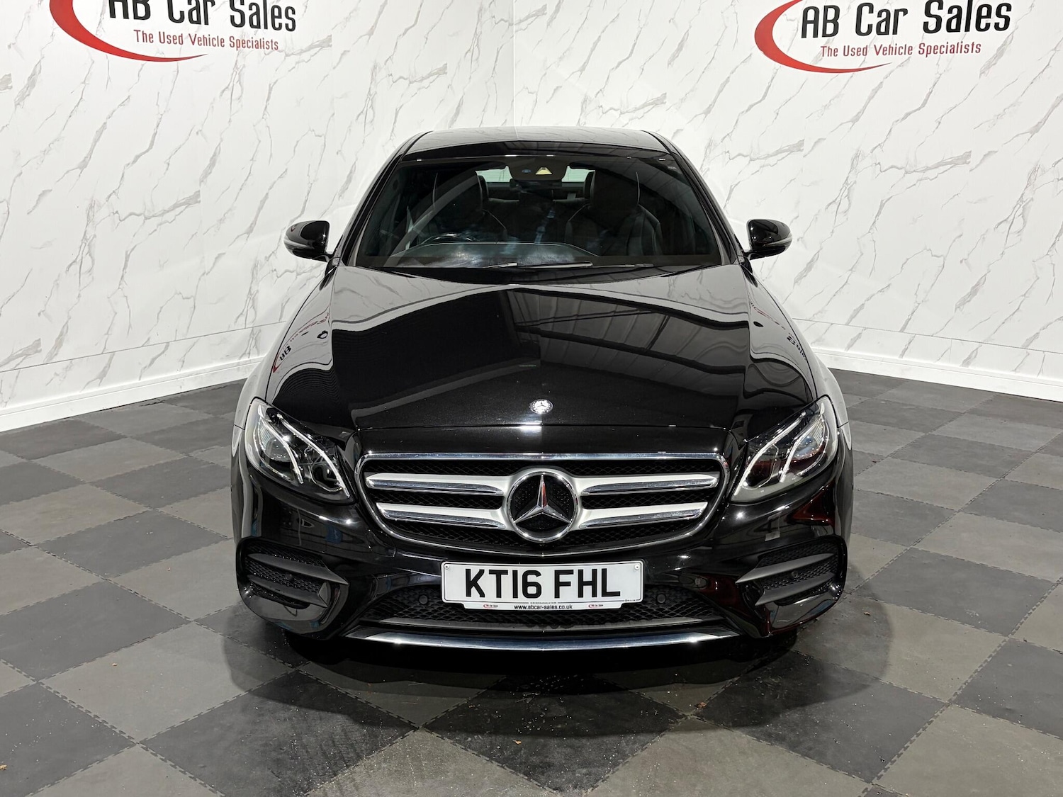 Used Mercedes-Benz E Class 2016 for sale - 76996977: Photo 3