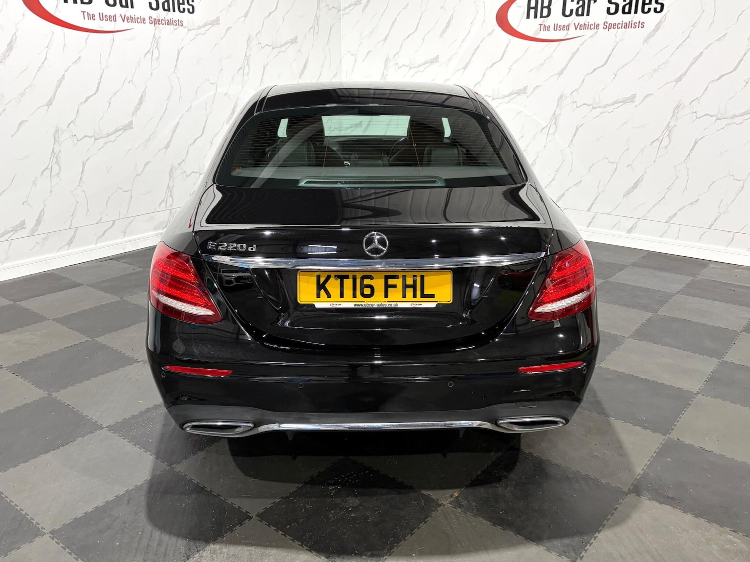 Used Mercedes-Benz E Class 2016 for sale - 76996977: Photo 4