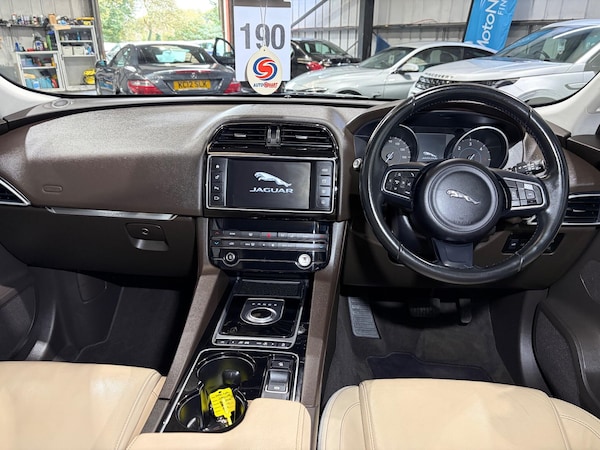 Used Jaguar F-Pace 2016 for sale - 76238969: Photo 16