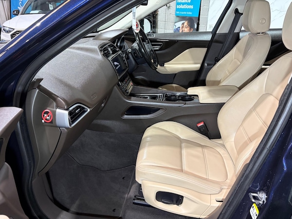 Used Jaguar F-Pace 2016 for sale - 76238969: Photo 20