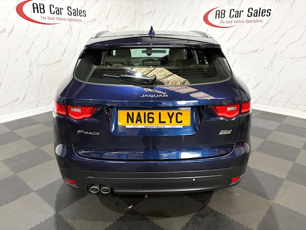 Used Jaguar F-Pace 2016 for sale - 76238969: Photo 3