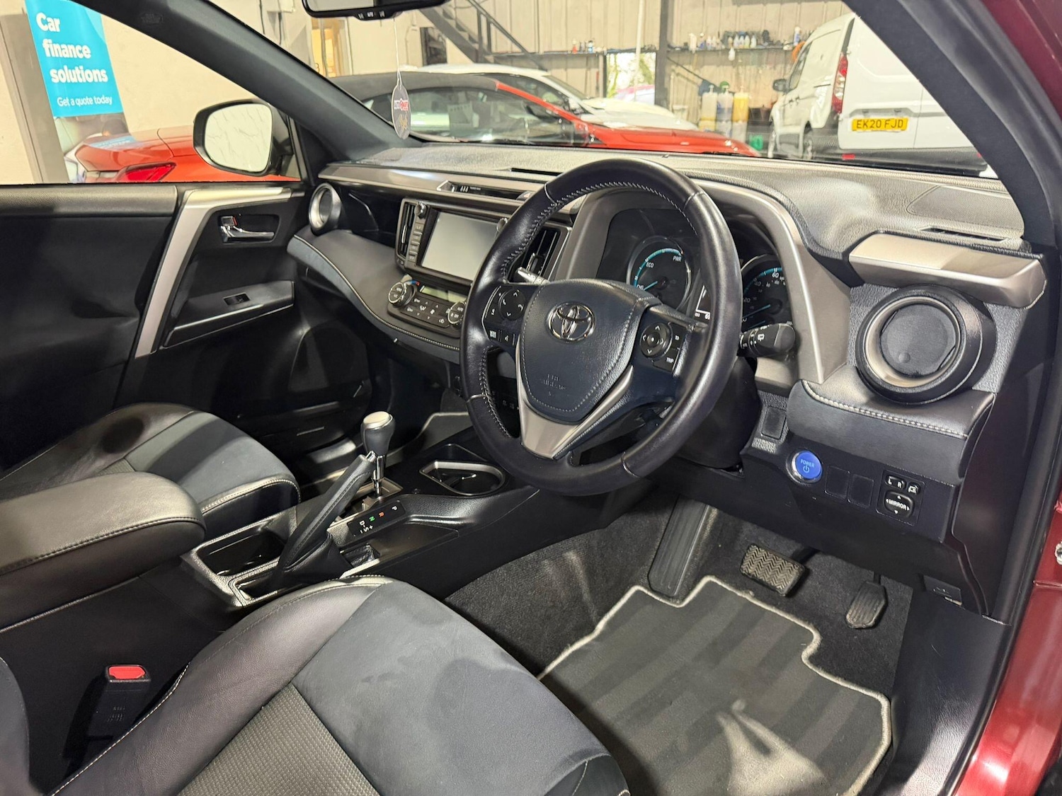 Used Toyota RAV4 2016 for sale - 77670910: Photo 10