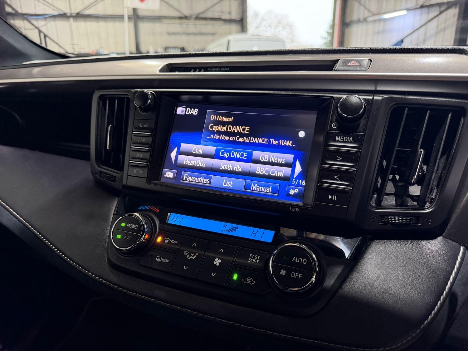 Used Toyota RAV4 2016 for sale - 77670910: Photo 21