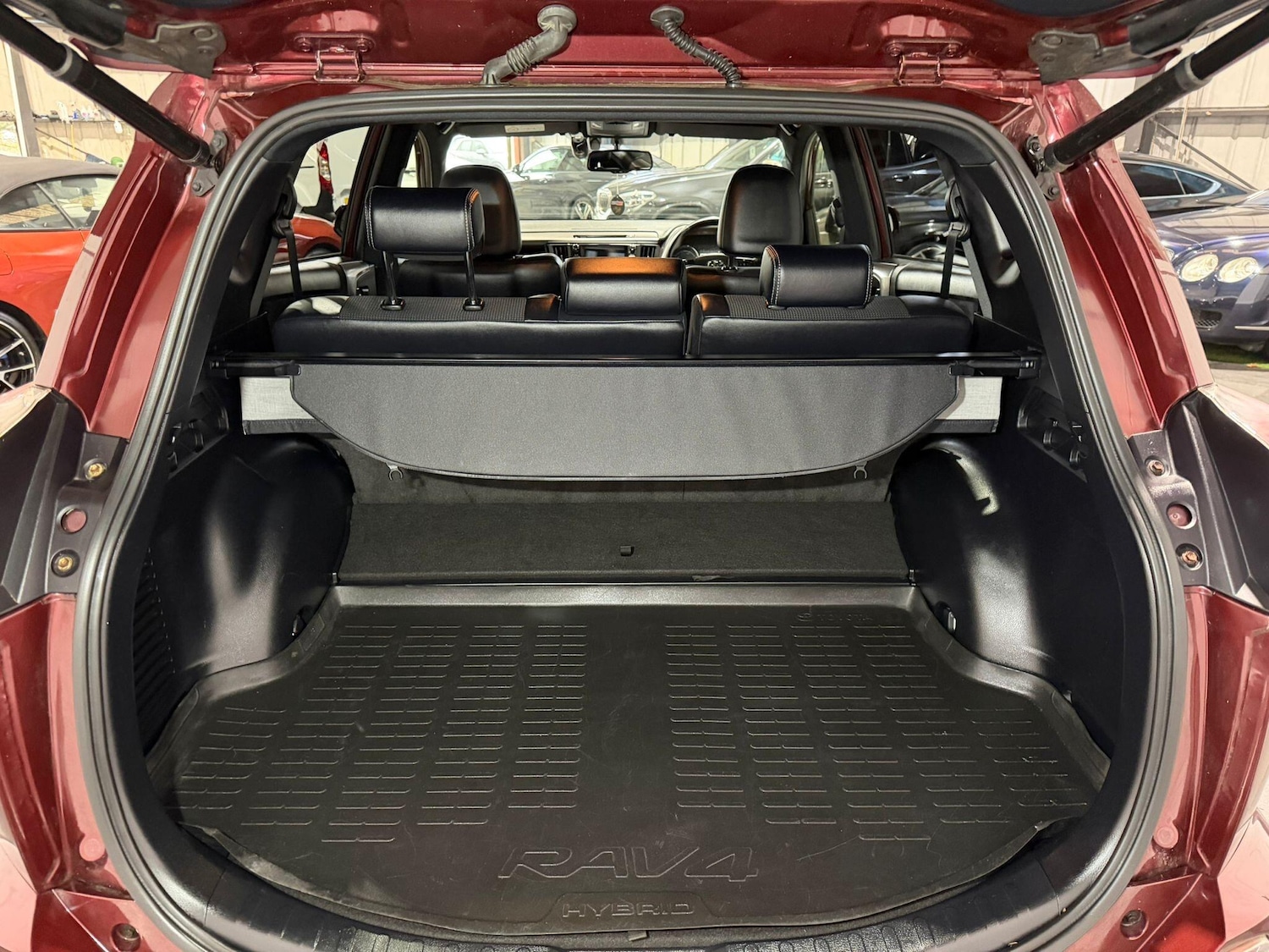 Used Toyota RAV4 2016 for sale - 77670910: Photo 25