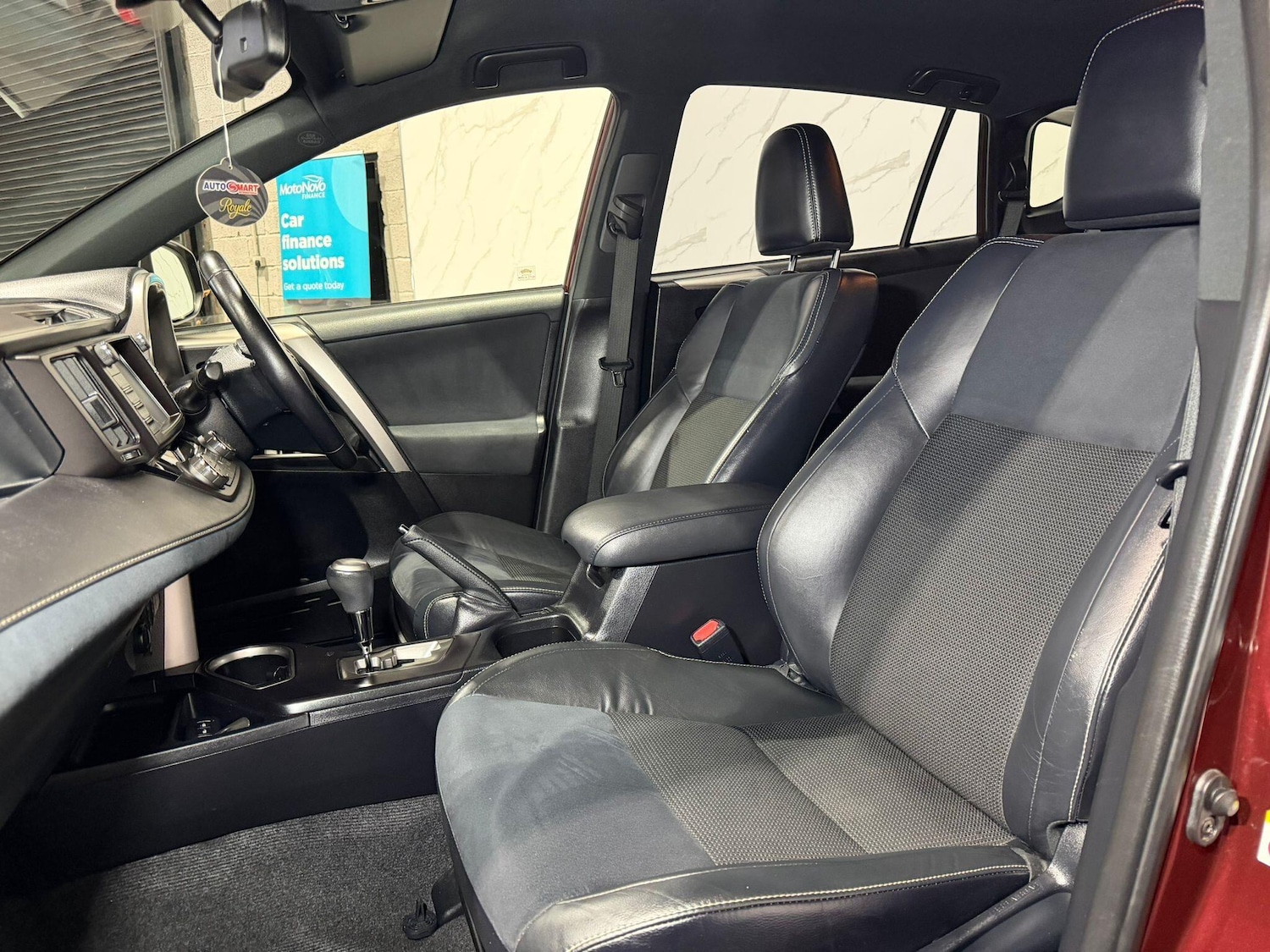 Used Toyota RAV4 2016 for sale - 77670910: Photo 27