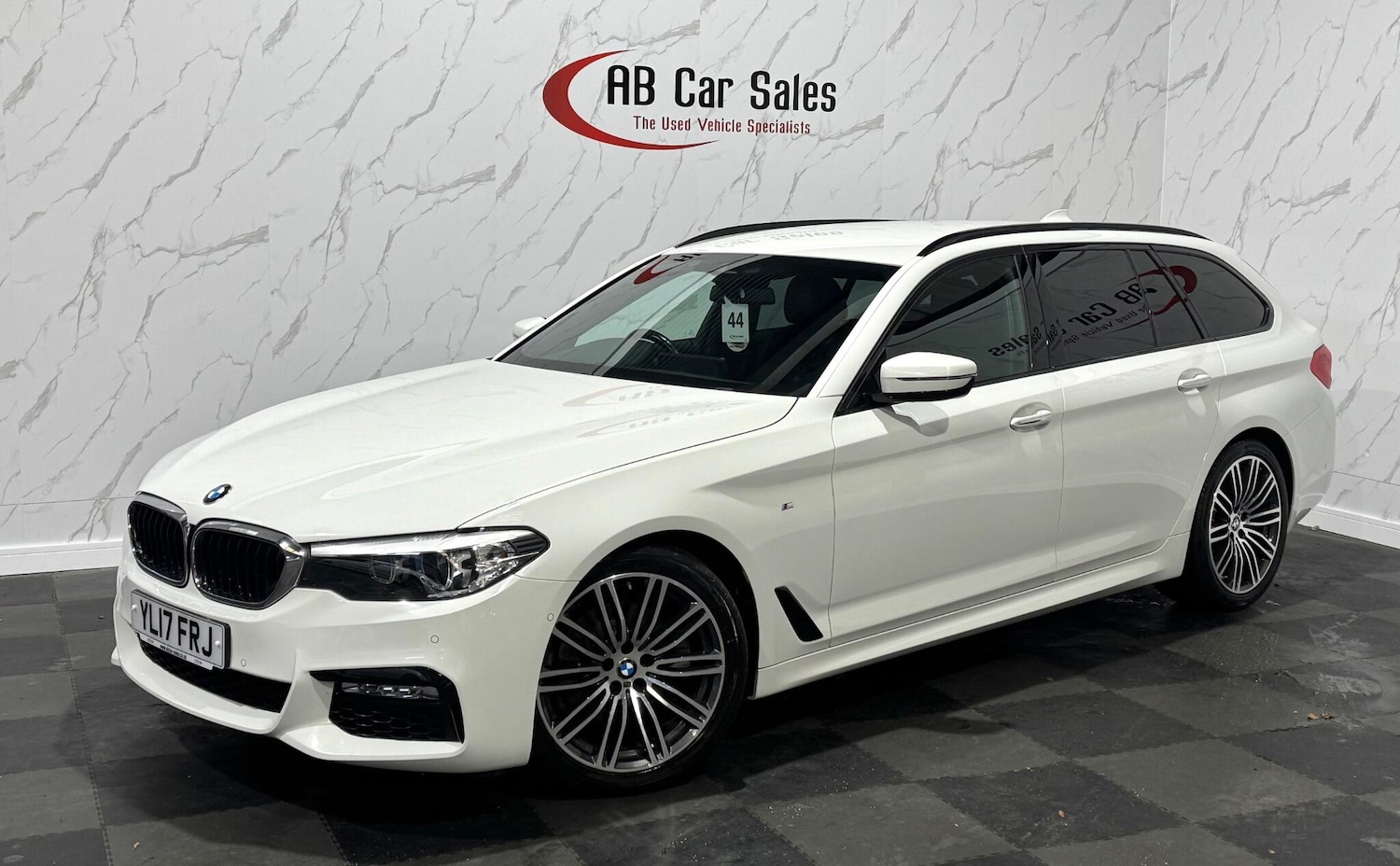 Used BMW 5 Series 2017 for sale - 76988008: Photo 1