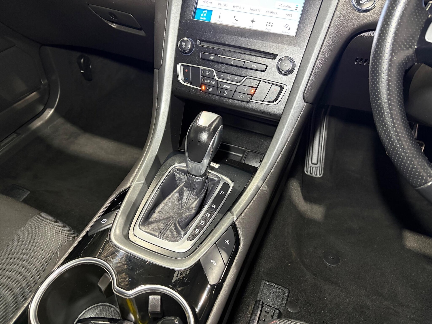 Used Ford Mondeo 2017 for sale - 76728736: Photo 24