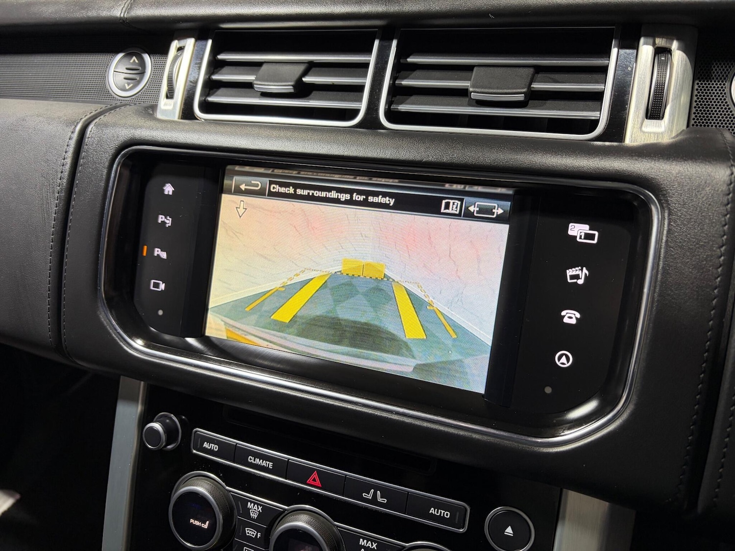 Used Land Rover Range Rover 2015 for sale - 76996179: Photo 25