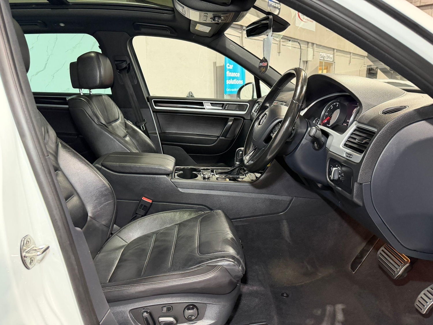 Used Volkswagen Touareg 2016 for sale - 77696050: Photo 11