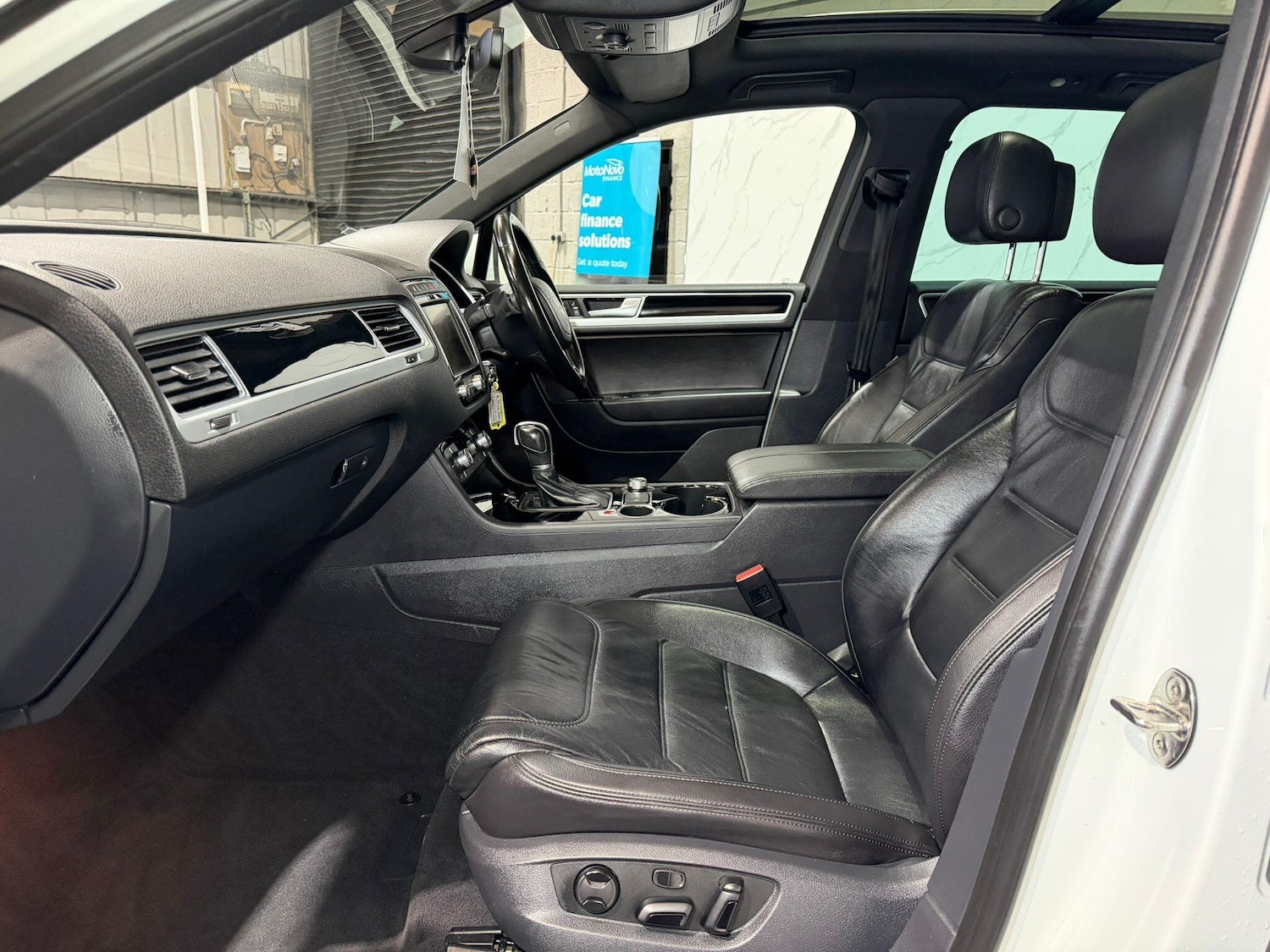 Used Volkswagen Touareg 2016 for sale - 77696050: Photo 20