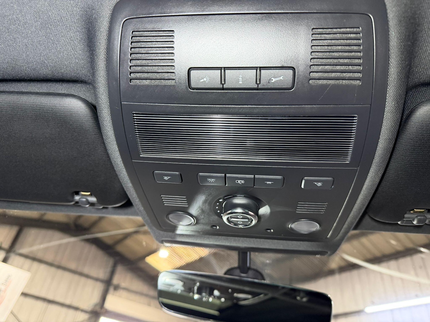 Used Volkswagen Touareg 2016 for sale - 77696050: Photo 24