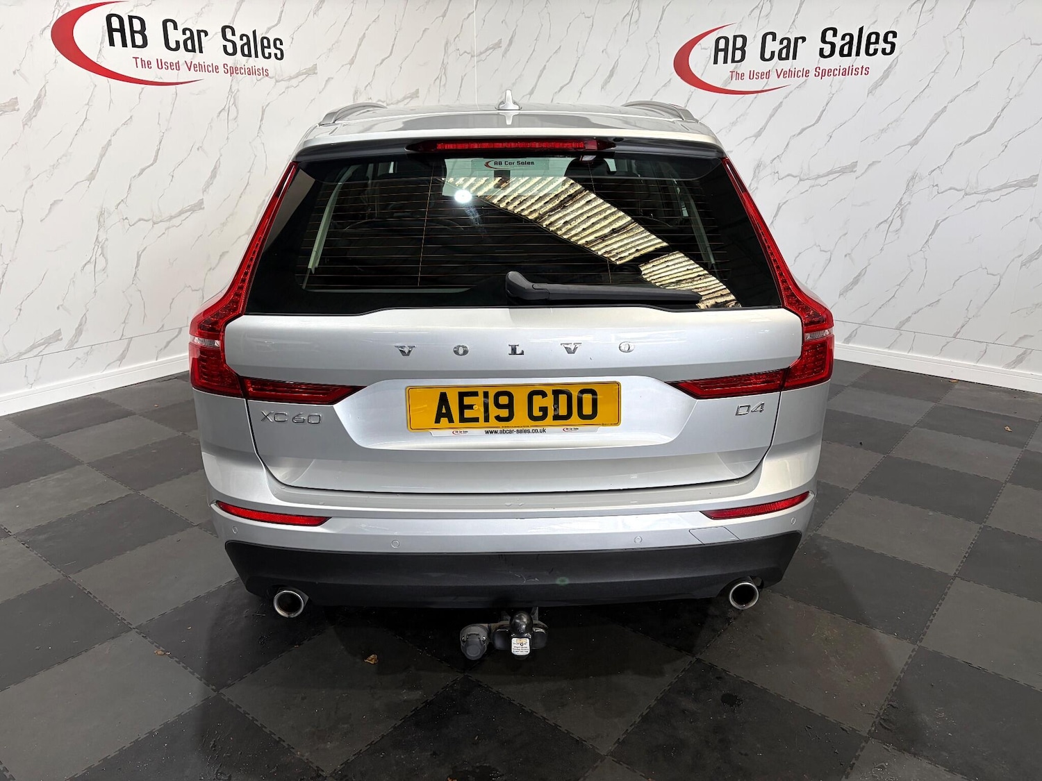 Used Volvo XC60 2019 for sale - 76361124: Photo 3