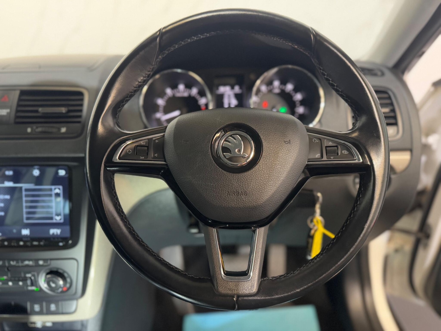 Used Skoda Yeti 2015 for sale - 76094261: Photo 25