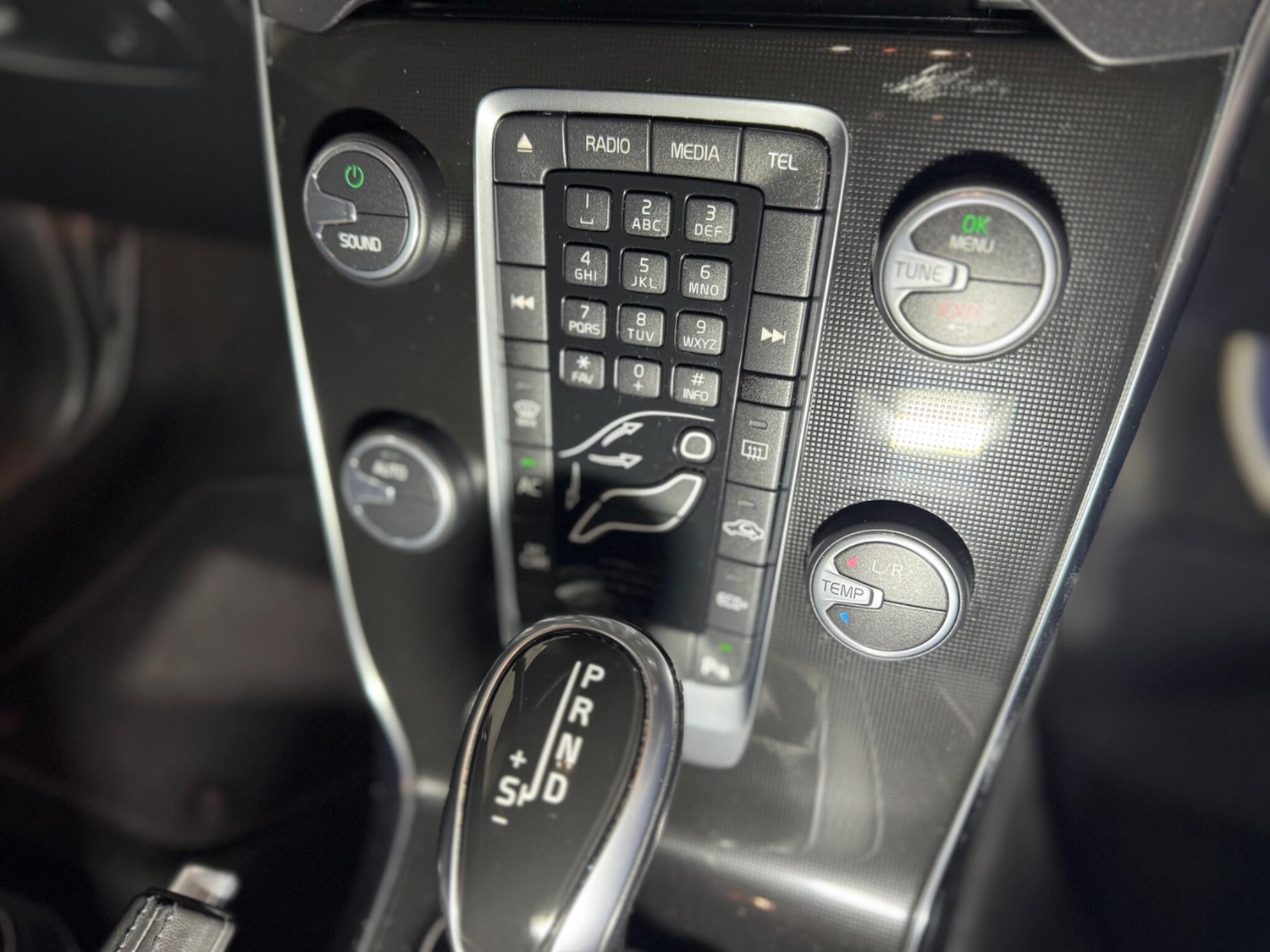 Used Volvo V40 2016 for sale - 76671526: Photo 23