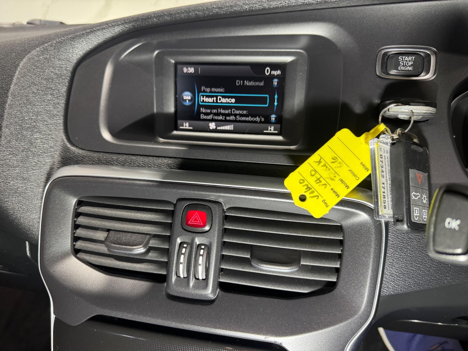 Used Volvo V40 2016 for sale - 76671526: Photo 24