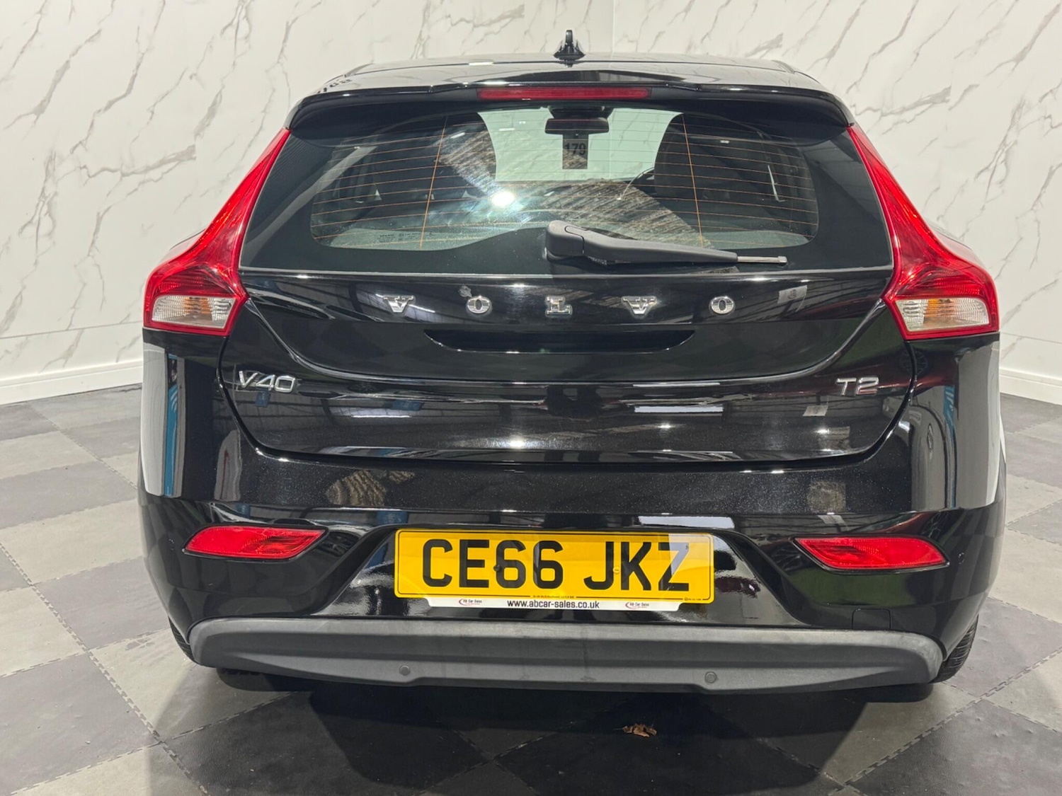 Used Volvo V40 2016 for sale - 76671526: Photo 4