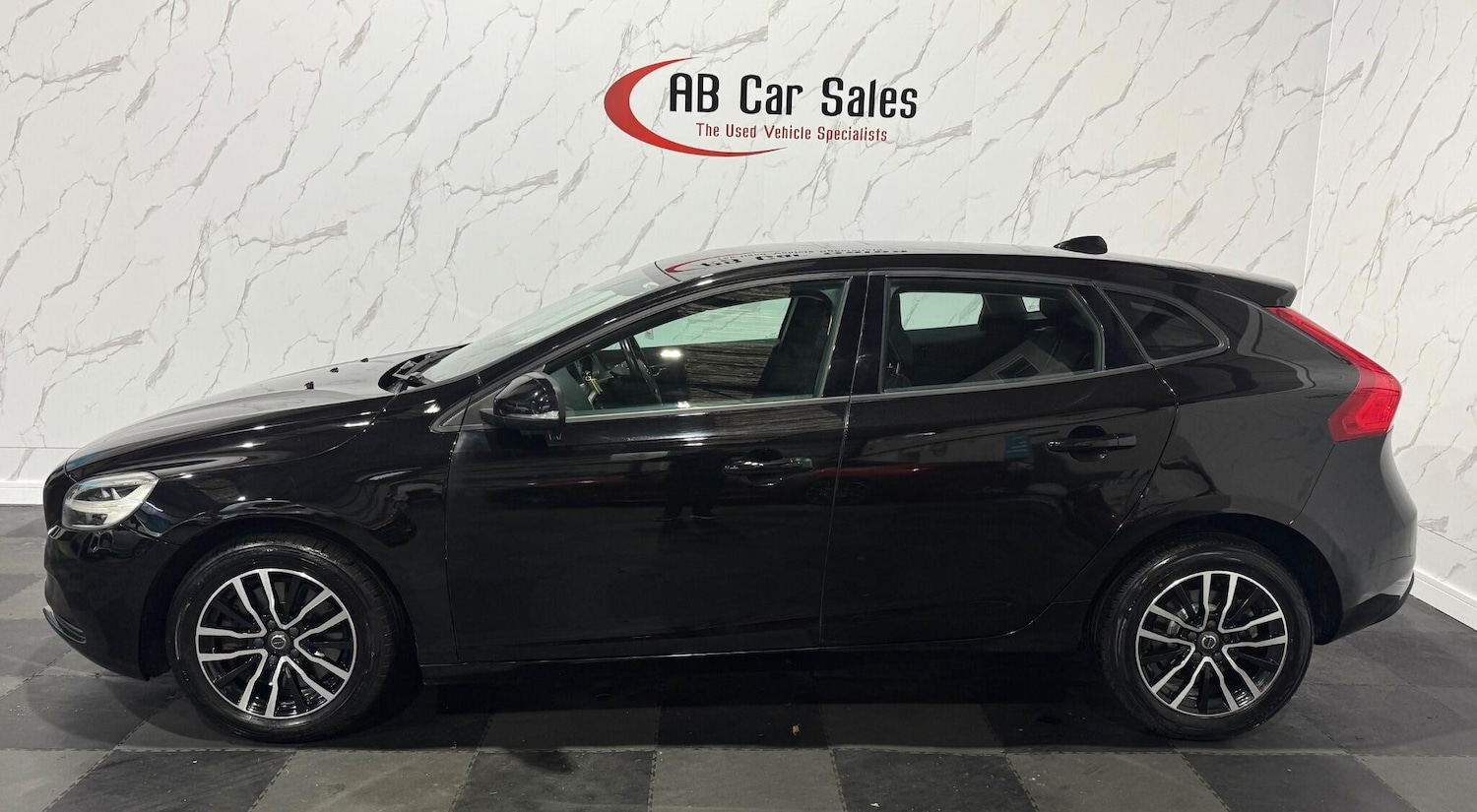 Used Volvo V40 2016 for sale - 76671526: Photo 7