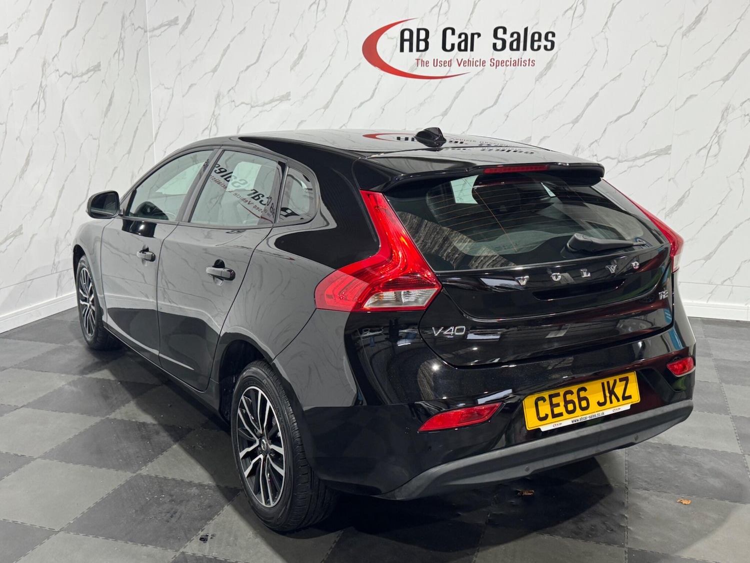 Used Volvo V40 2016 for sale - 76671526: Photo 8