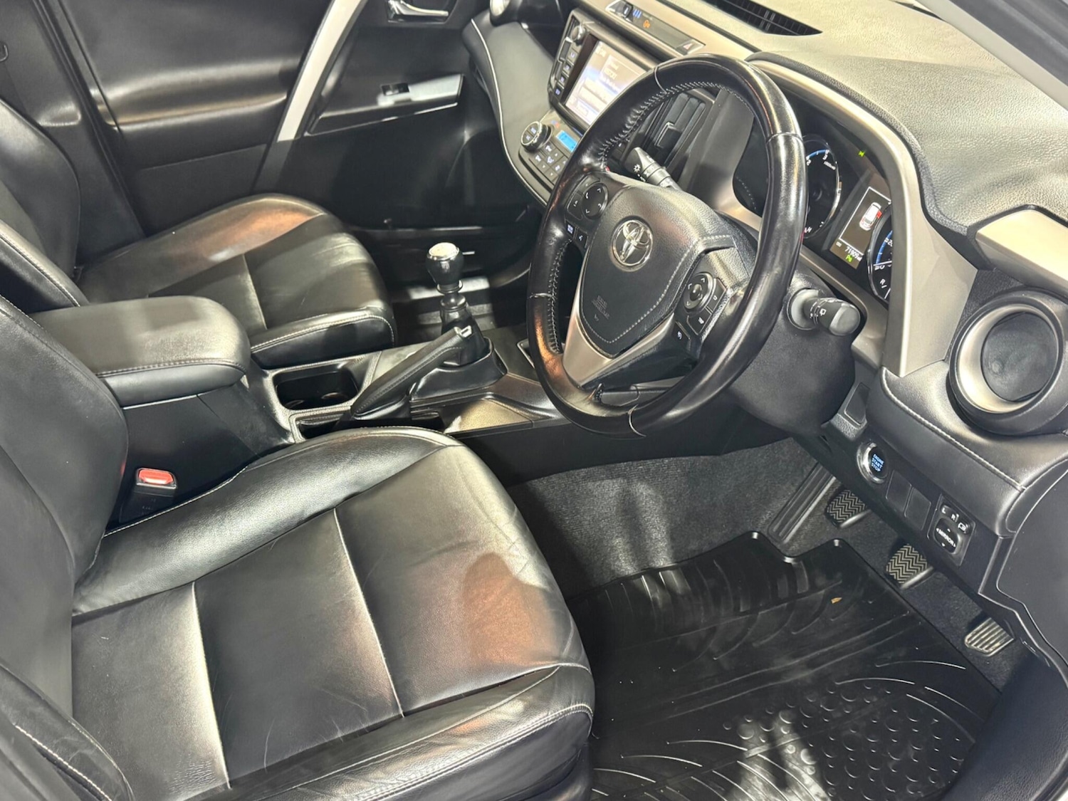 Used Toyota RAV4 2016 for sale - 76988432: Photo 10