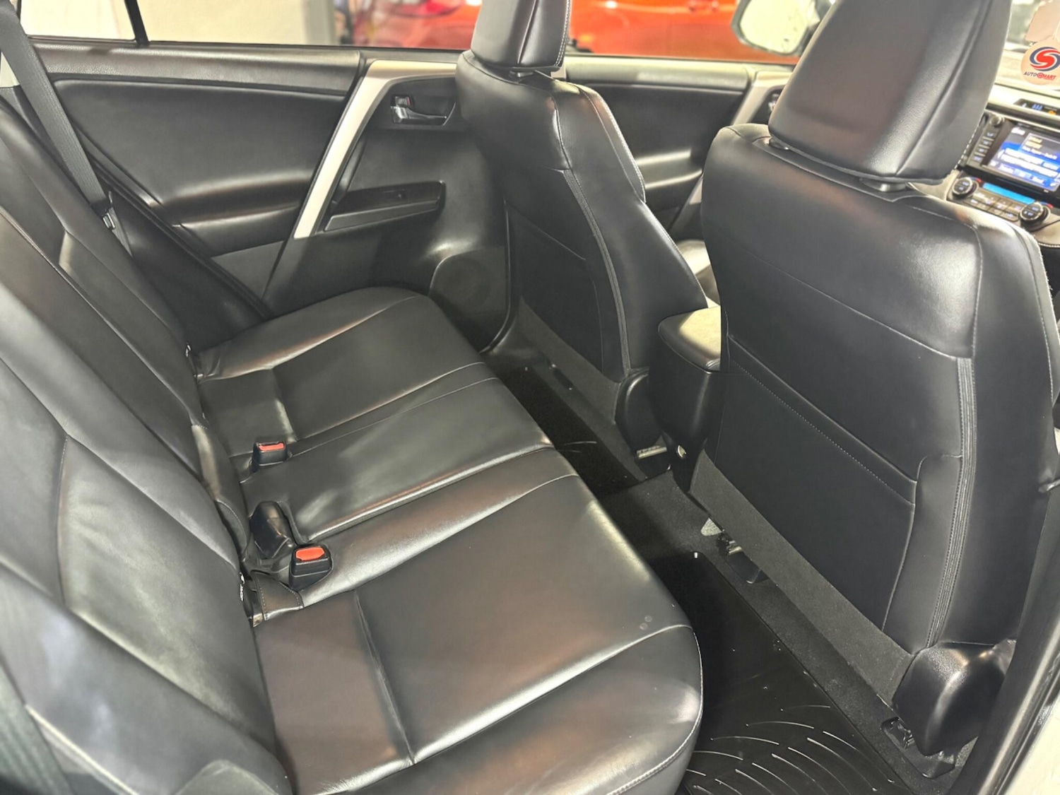 Used Toyota RAV4 2016 for sale - 76988432: Photo 13