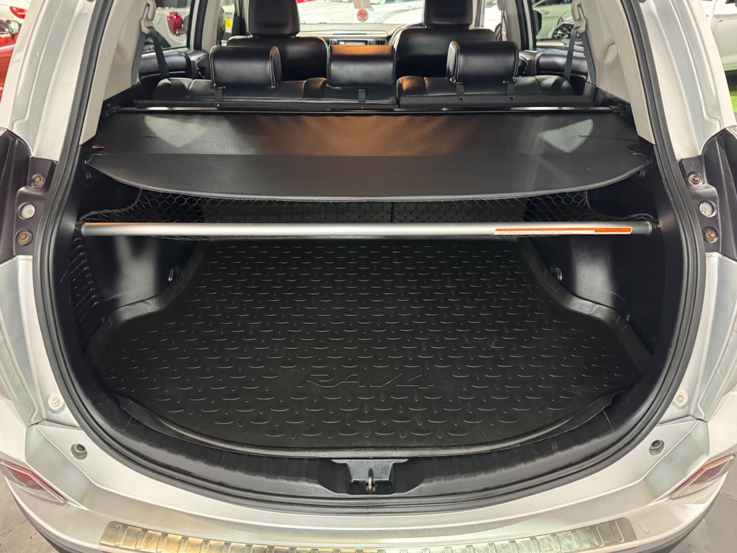 Used Toyota RAV4 2016 for sale - 76988432: Photo 16