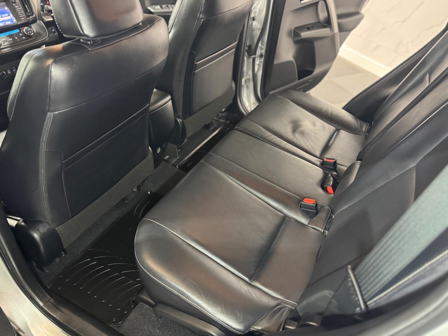 Used Toyota RAV4 2016 for sale - 76988432: Photo 17