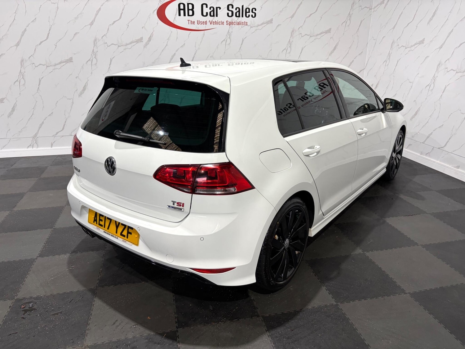 Used Volkswagen Golf 2017 for sale - 77305648: Photo 10