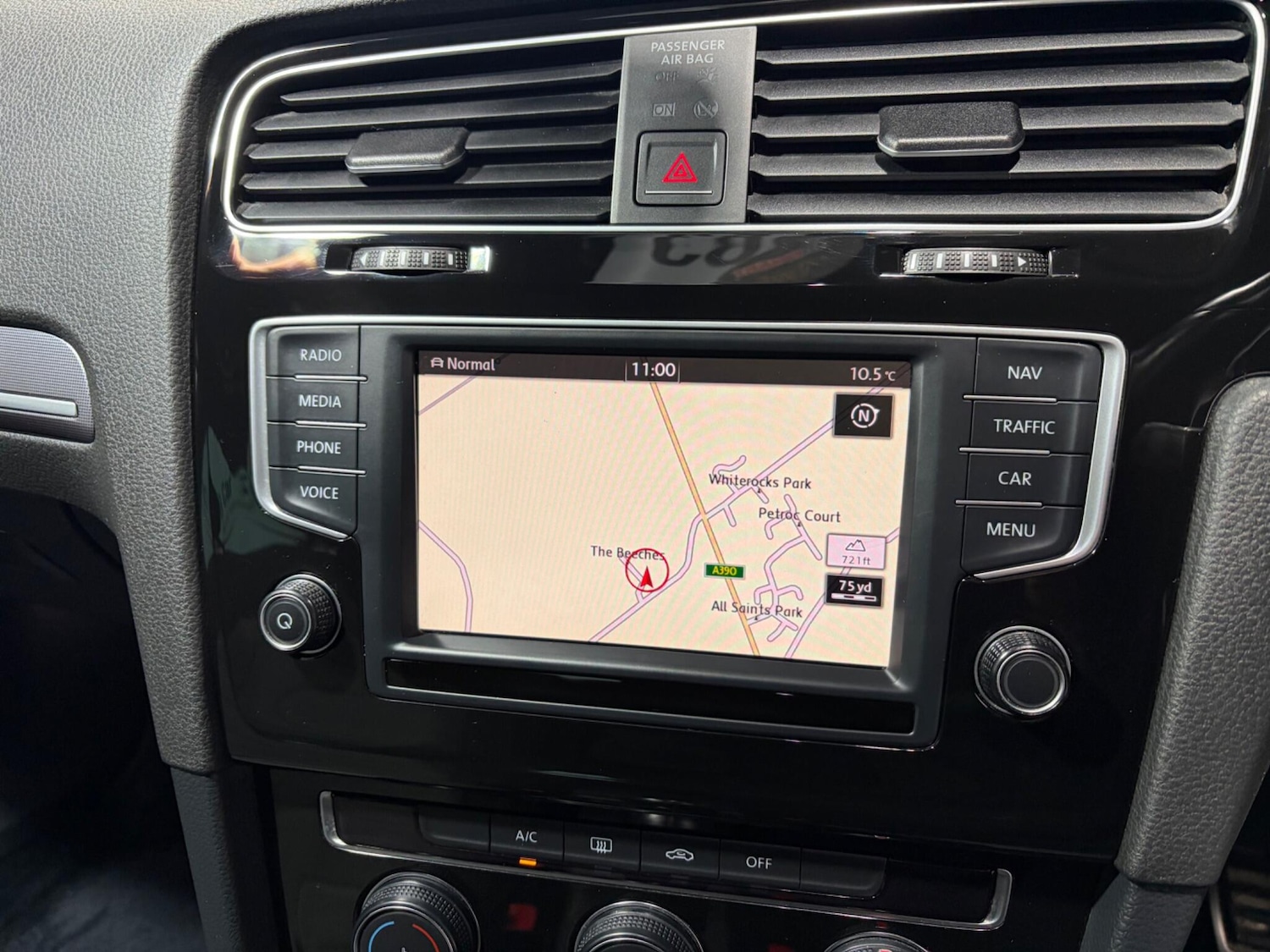 Used Volkswagen Golf 2017 for sale - 77305648: Photo 24