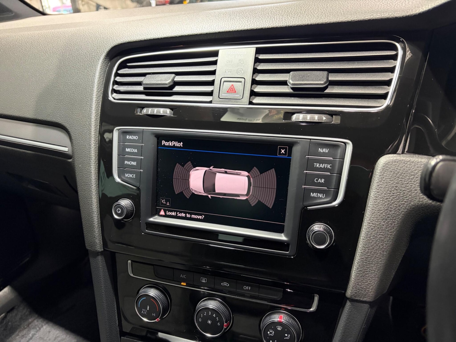 Used Volkswagen Golf 2017 for sale - 77305648: Photo 25